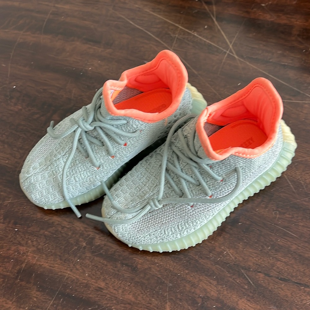 Desert Sage Toddler Yeezy Size 7